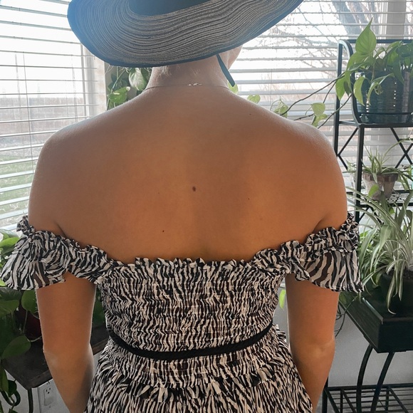 Zebra print flowy dress with belt small - Picture 3 of 5